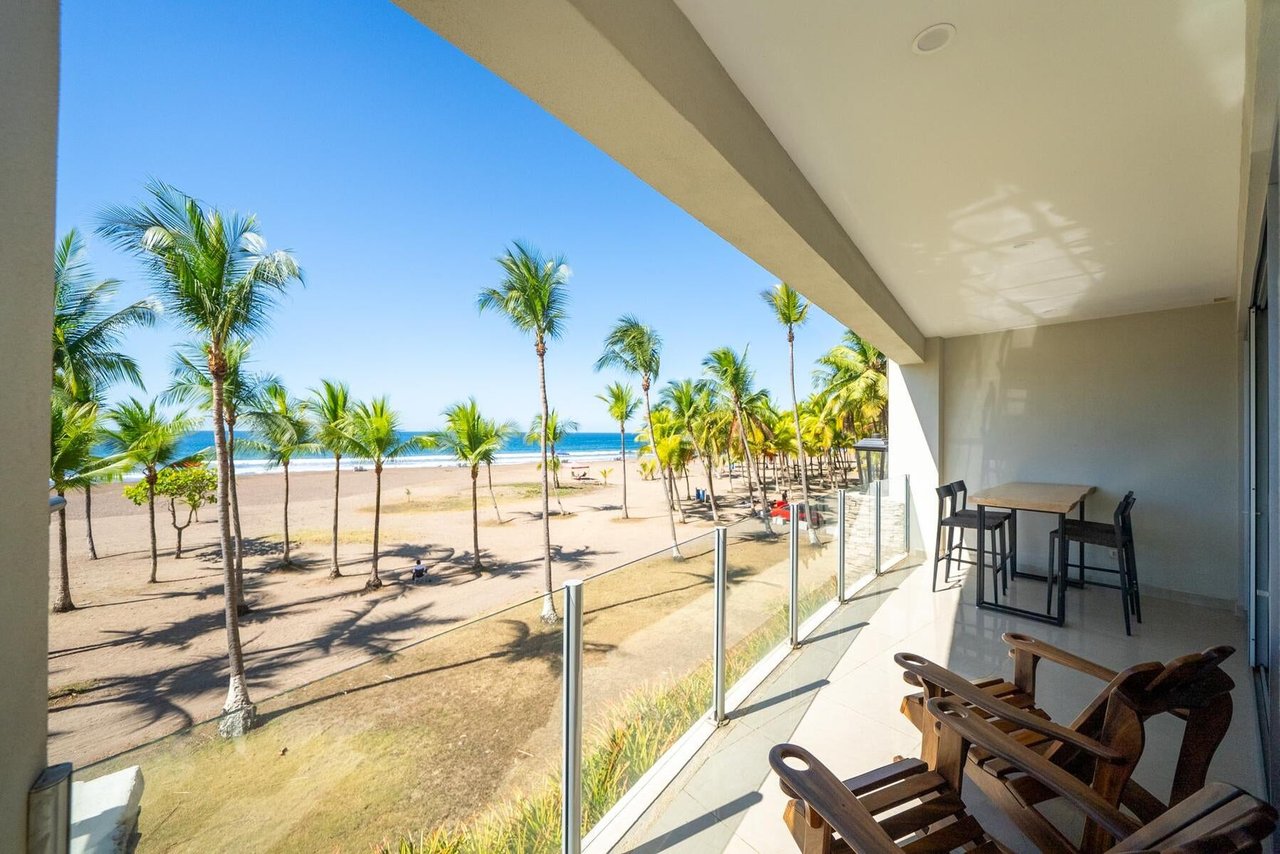 Remodeled Beachfront Condo, Jaco, Puntarenas