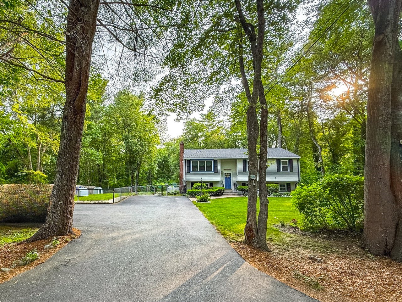 FOR SALE | Turnkey Business & Home