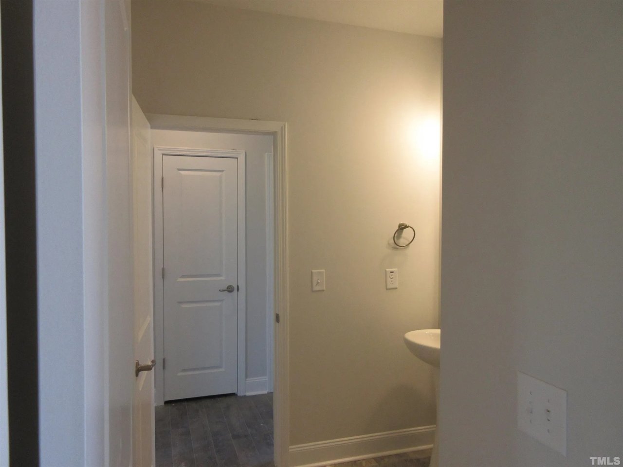 39 N Cousins Ct