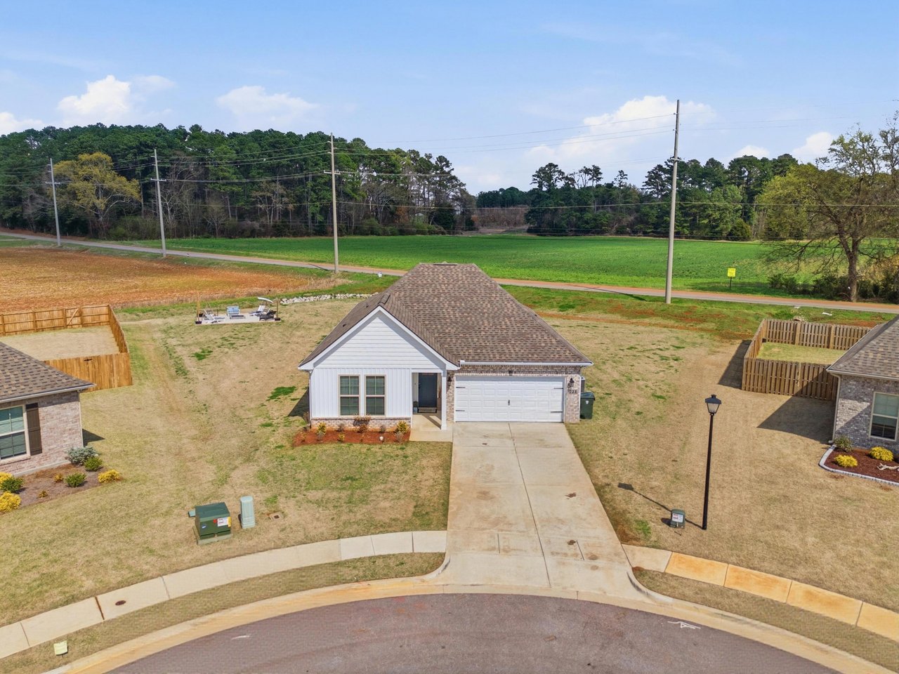 4BR Cul-de-Sac Home in Madison City Schools with Modern Finishes