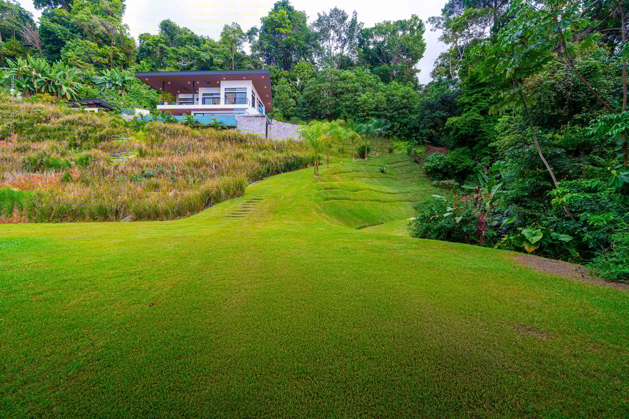 Luxury 4-Bed Home with Ocean & Jungle Views in Ojochal