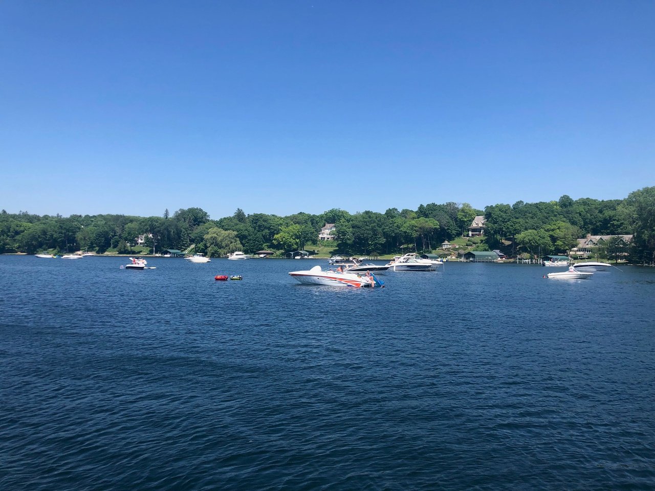 Luxury waterfront homes on Lake Minnetonka in Wayzata and Orono, Minnesota