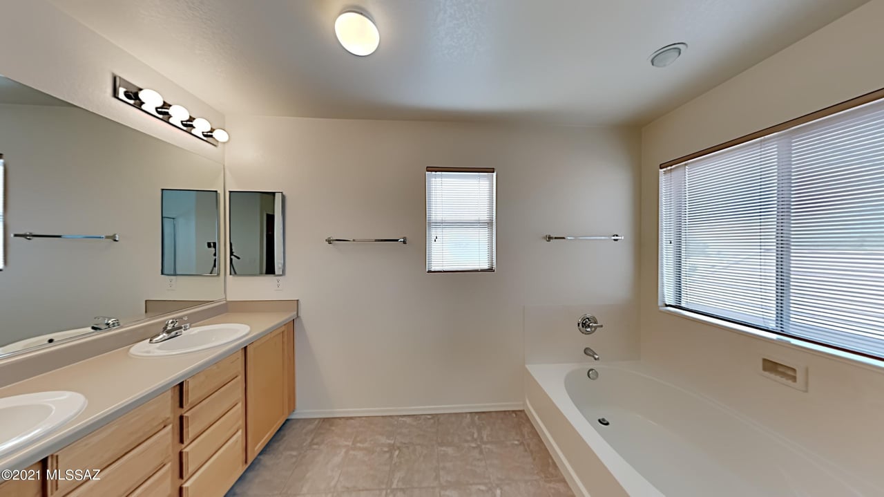 13020 N Desert Olive Dr