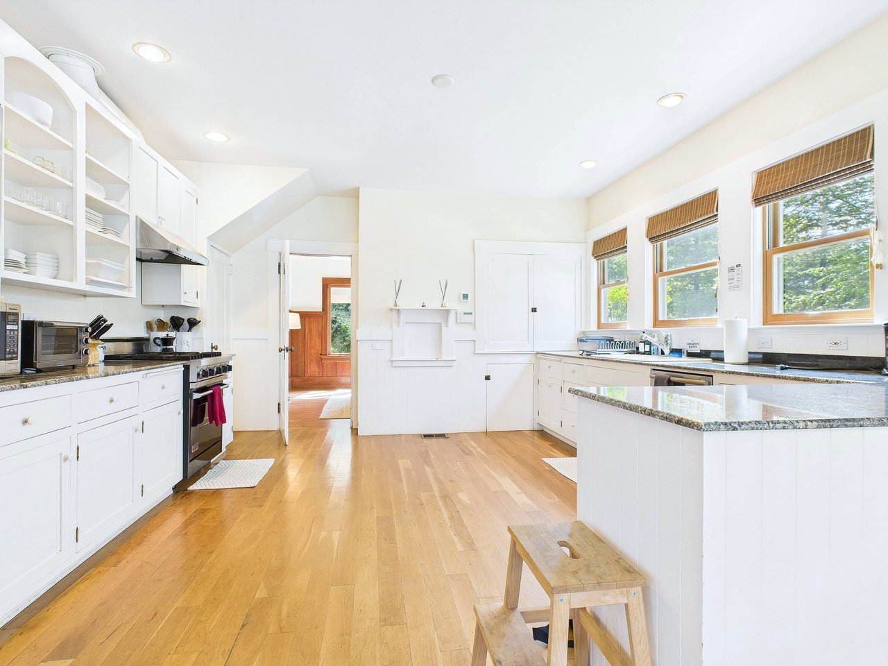 5566 Highway 128