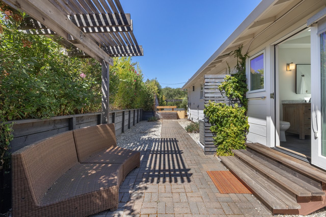 139 Deer Hollow Rd