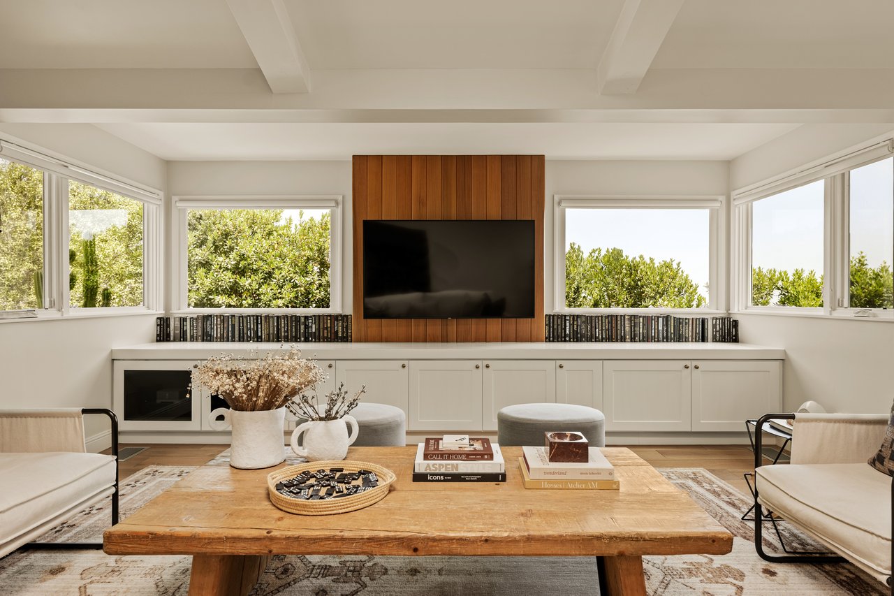 12047 Summit Cir, Beverly Hills