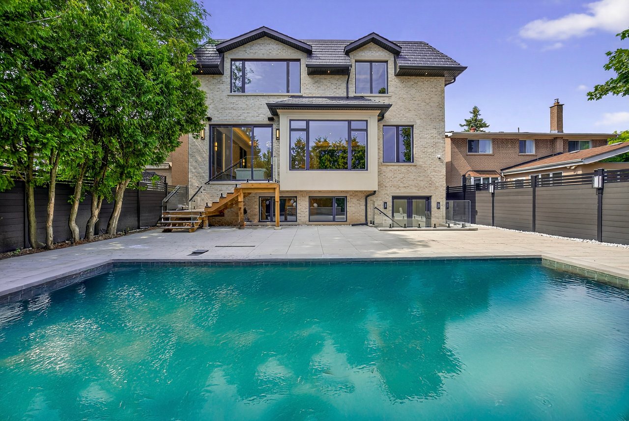 Distinctive Luxury Residence
