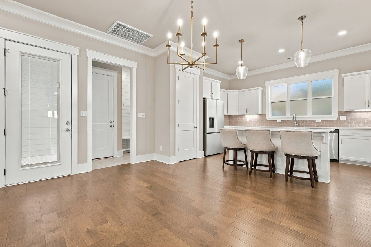 Craftsman Charm Meets Modern Luxury in Clift Farm