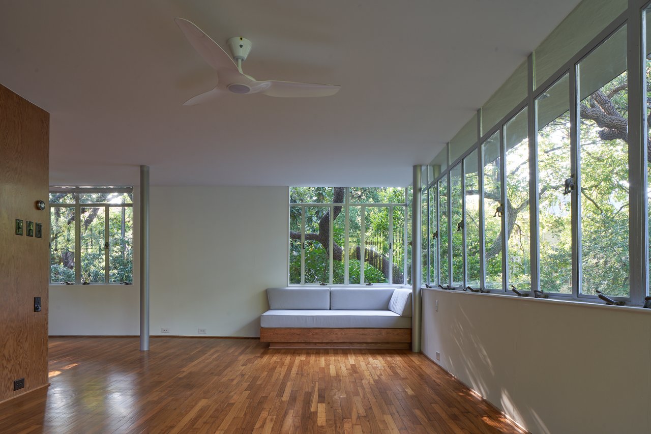 The Perch - Rare International style Architecture in Austin 