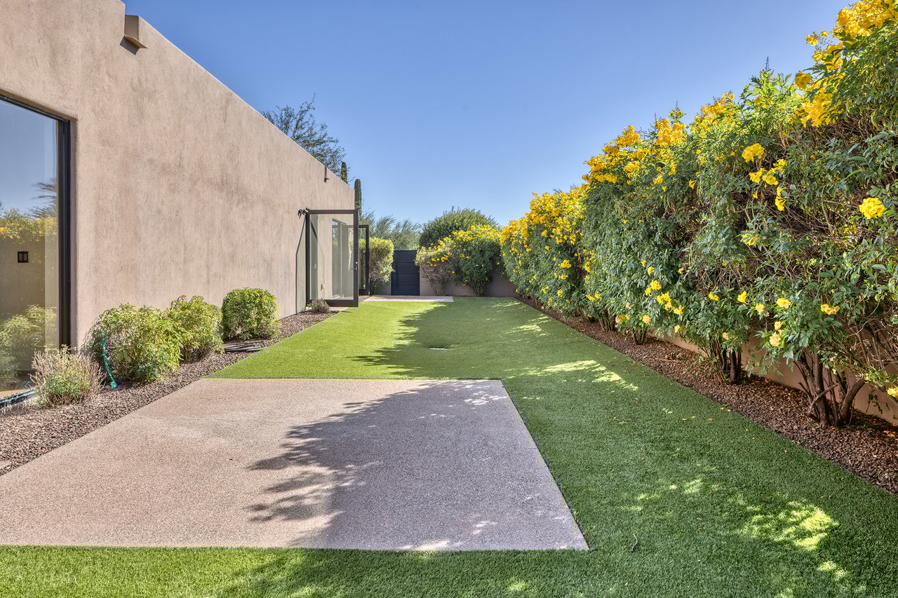 5434 E Lincoln Drive 50