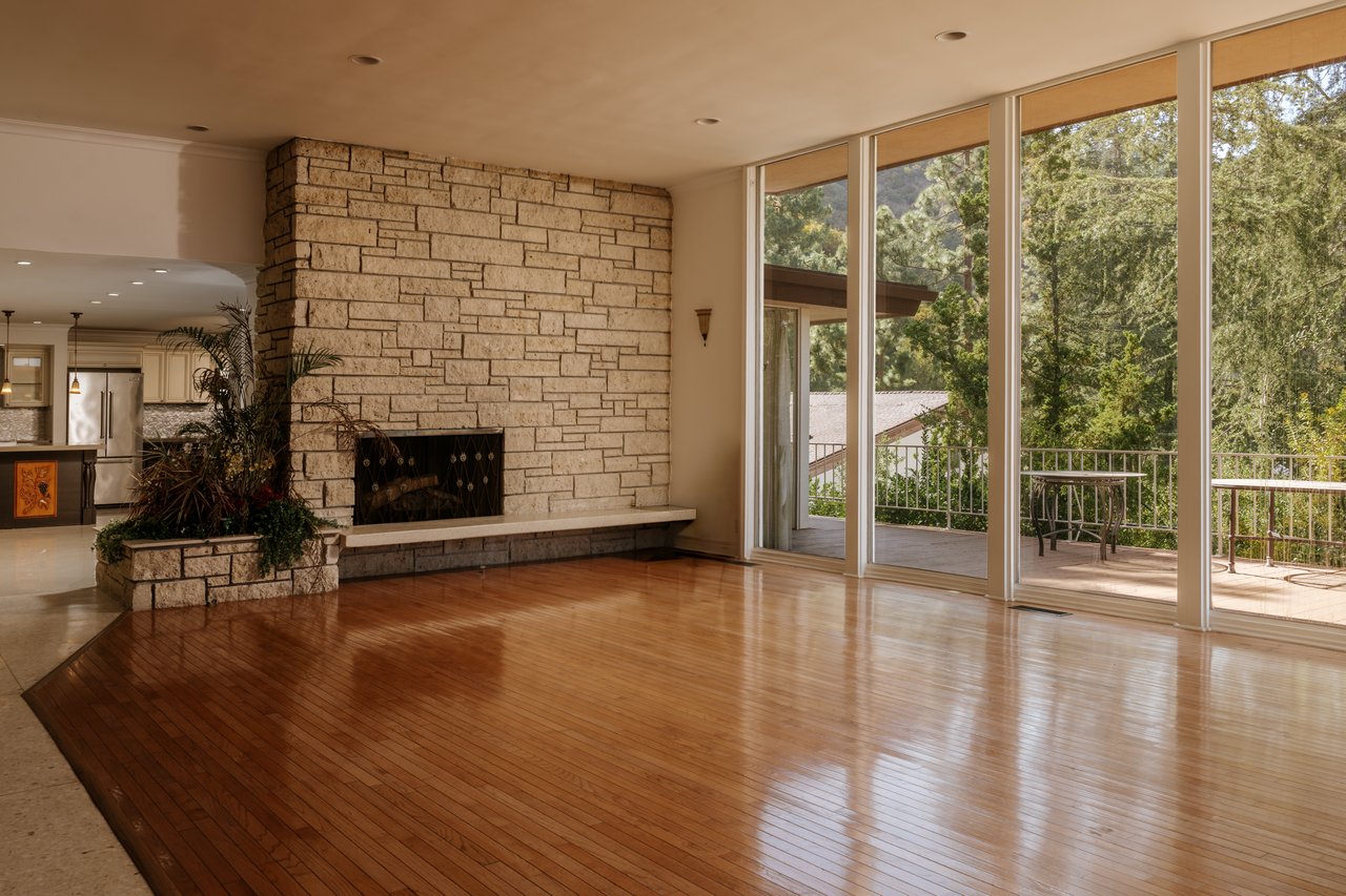 1743 Stone Canyon Rd