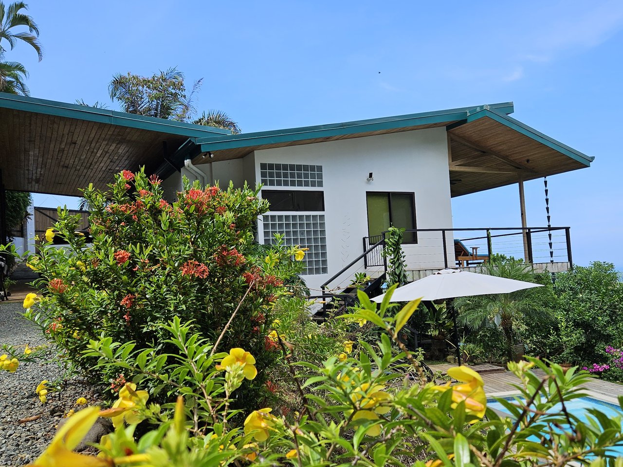 Beautiful sea view House Guesthouse and Pool in a gated Community close to awesome Beaches