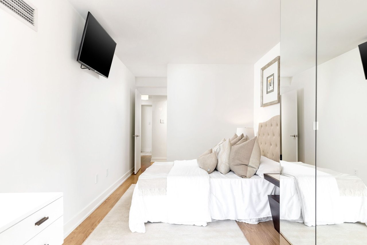 39 Parliament Street, Suite 502