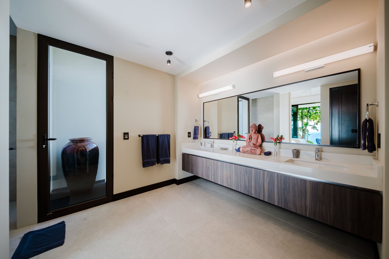 Casa Nola, Luxury Villa in Gated Community La Reserva