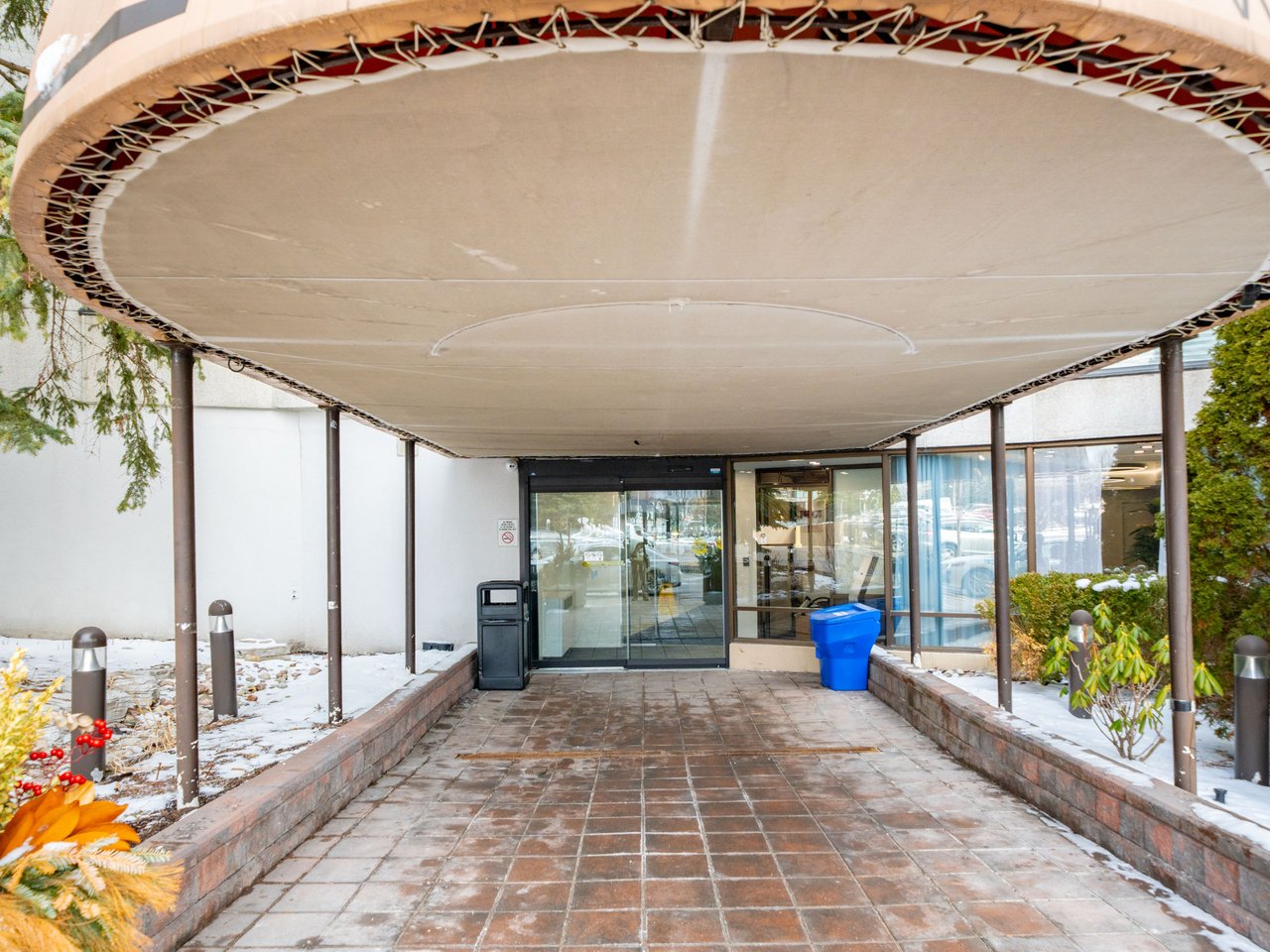 30 Harding Boulevard W, 404