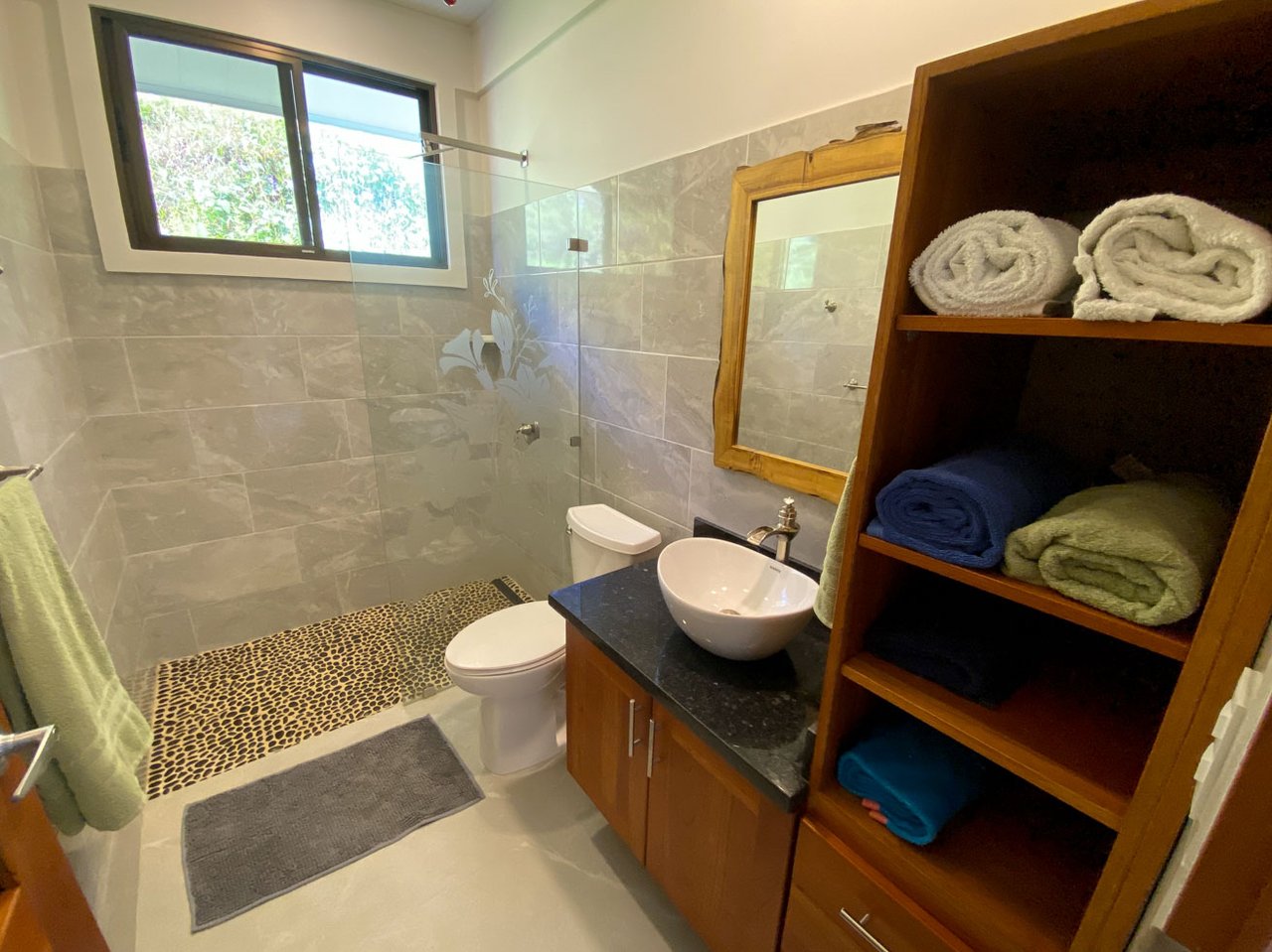 Private 2-Bed Hacienda with Ocean & Mountain Views, Pool & Development Potential in Ojochal