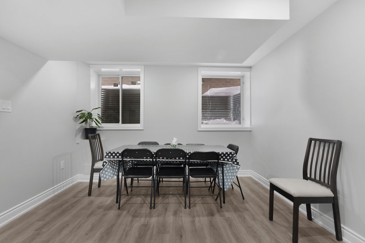541 Kennedy Circle W