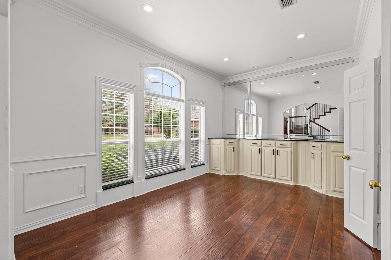 2 Treewood Court