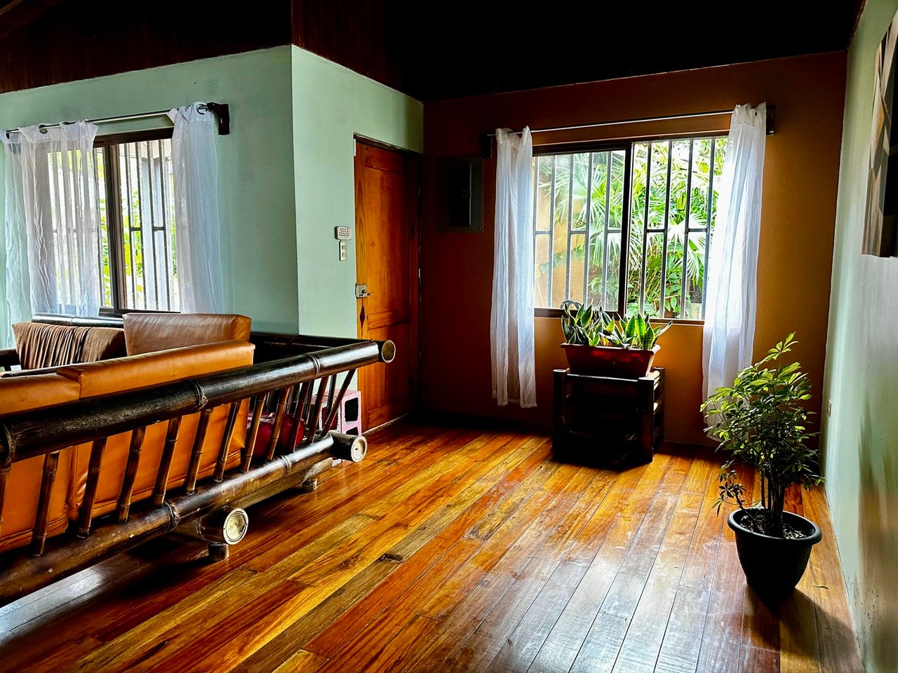 Strategically Located Property with Panoramic Views and Development Potential in Tinamastes