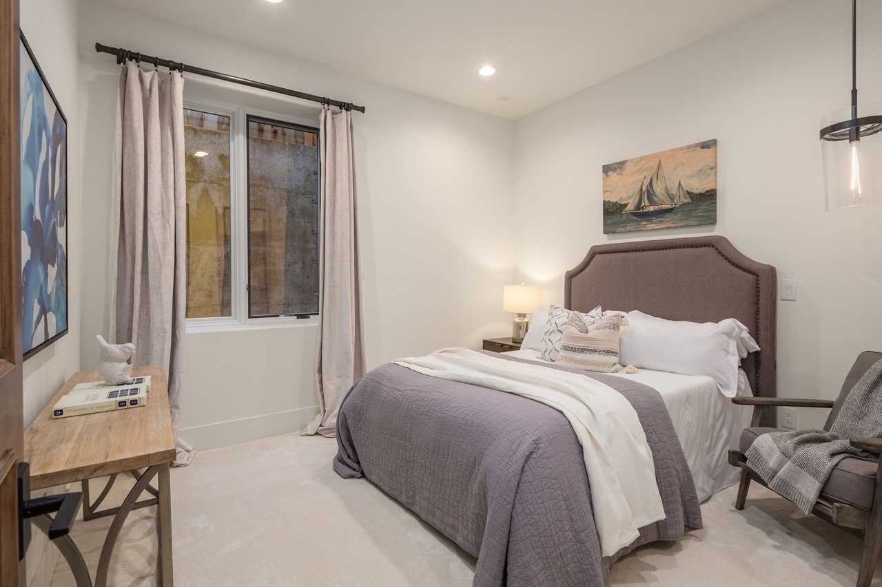 9228 112th Avenue NE