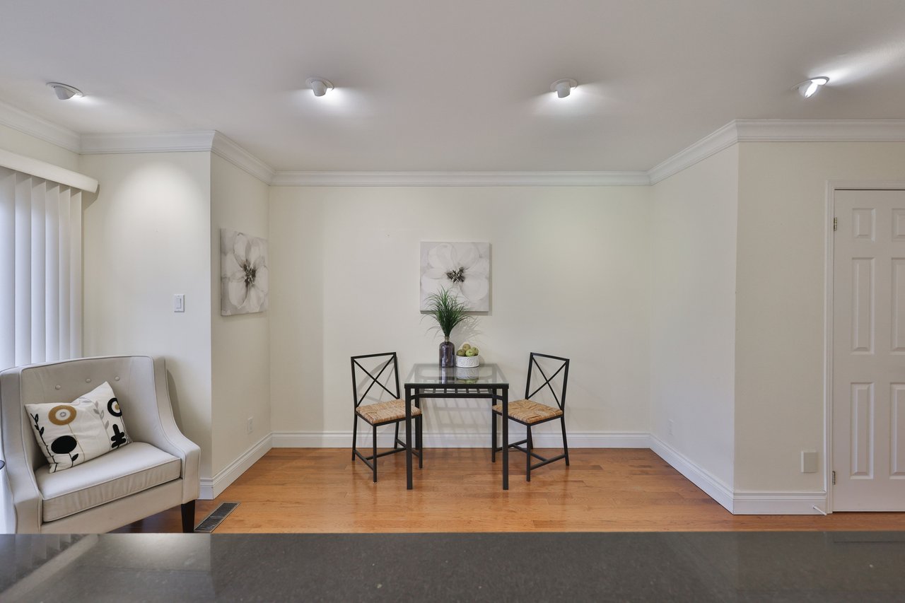 86 Forsythe Street, Oakville