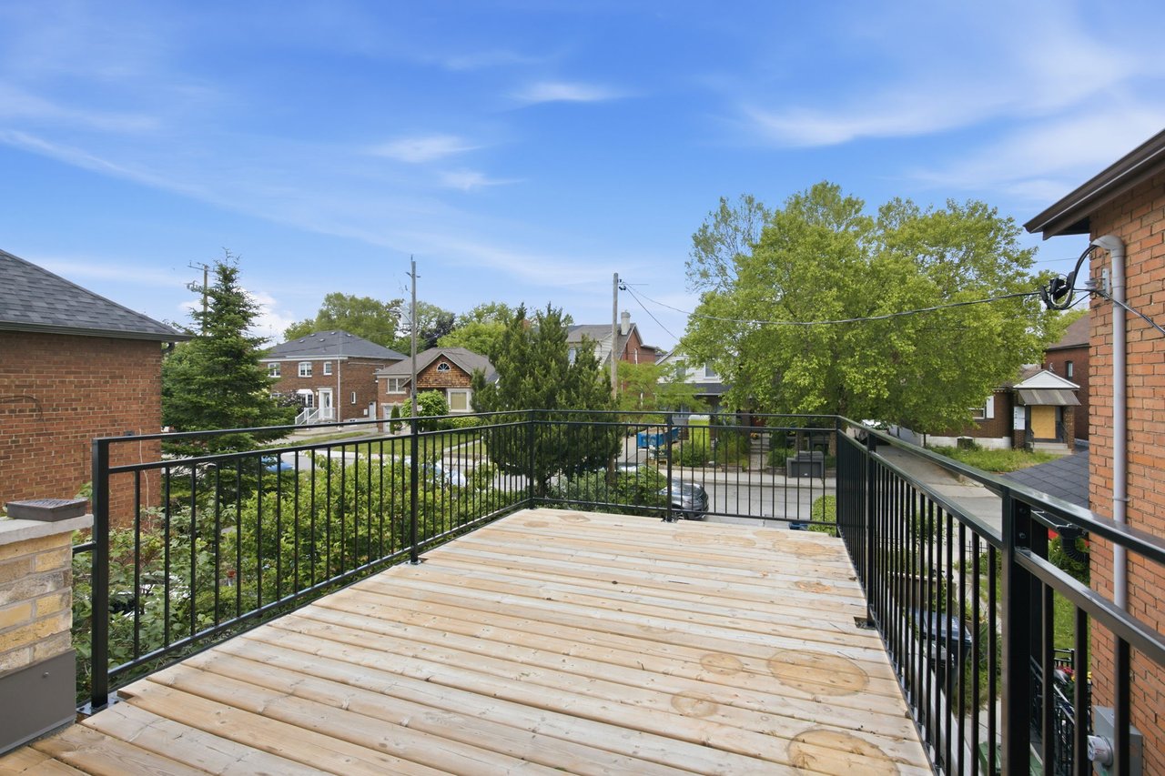 676 Beresford Ave, Upper