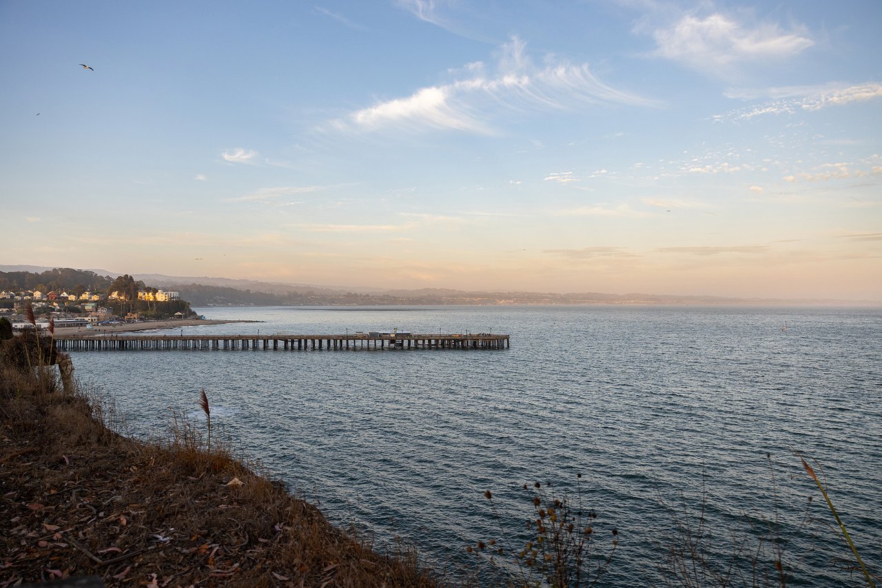 Capitola Oceanfront Retreat - 4840 Cliff Drive