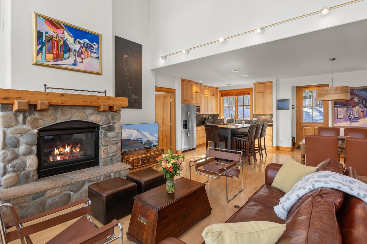 105 Polecat Ln