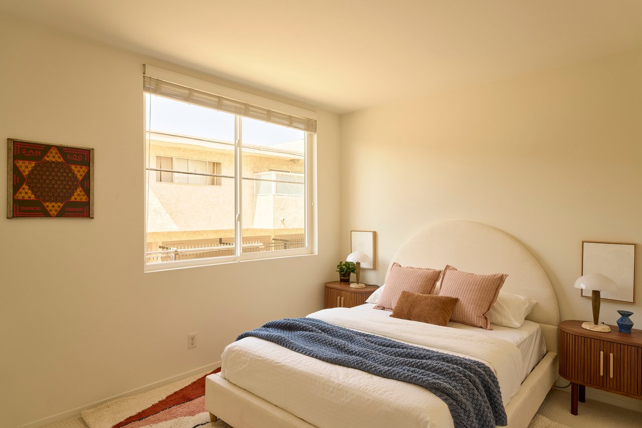 Rare Tri-Level Mar Vista Townhouse 