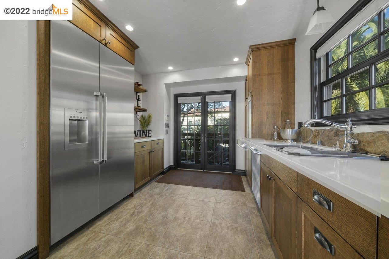 1665 Thousand Oaks Blvd