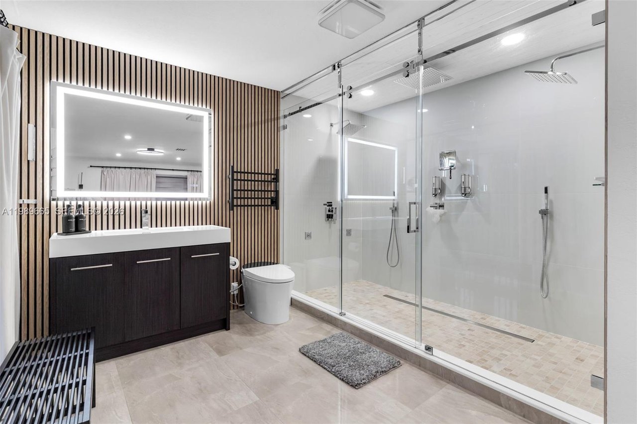 24655-sw-212-avenue-homestead-home-for-sale-bathroom