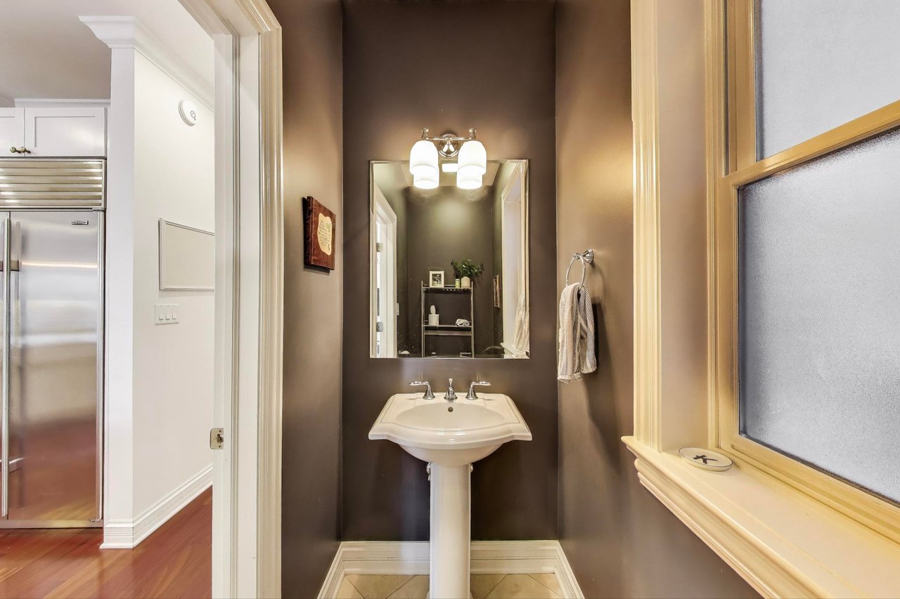 3555 N Marshfield Ave. Unit 1