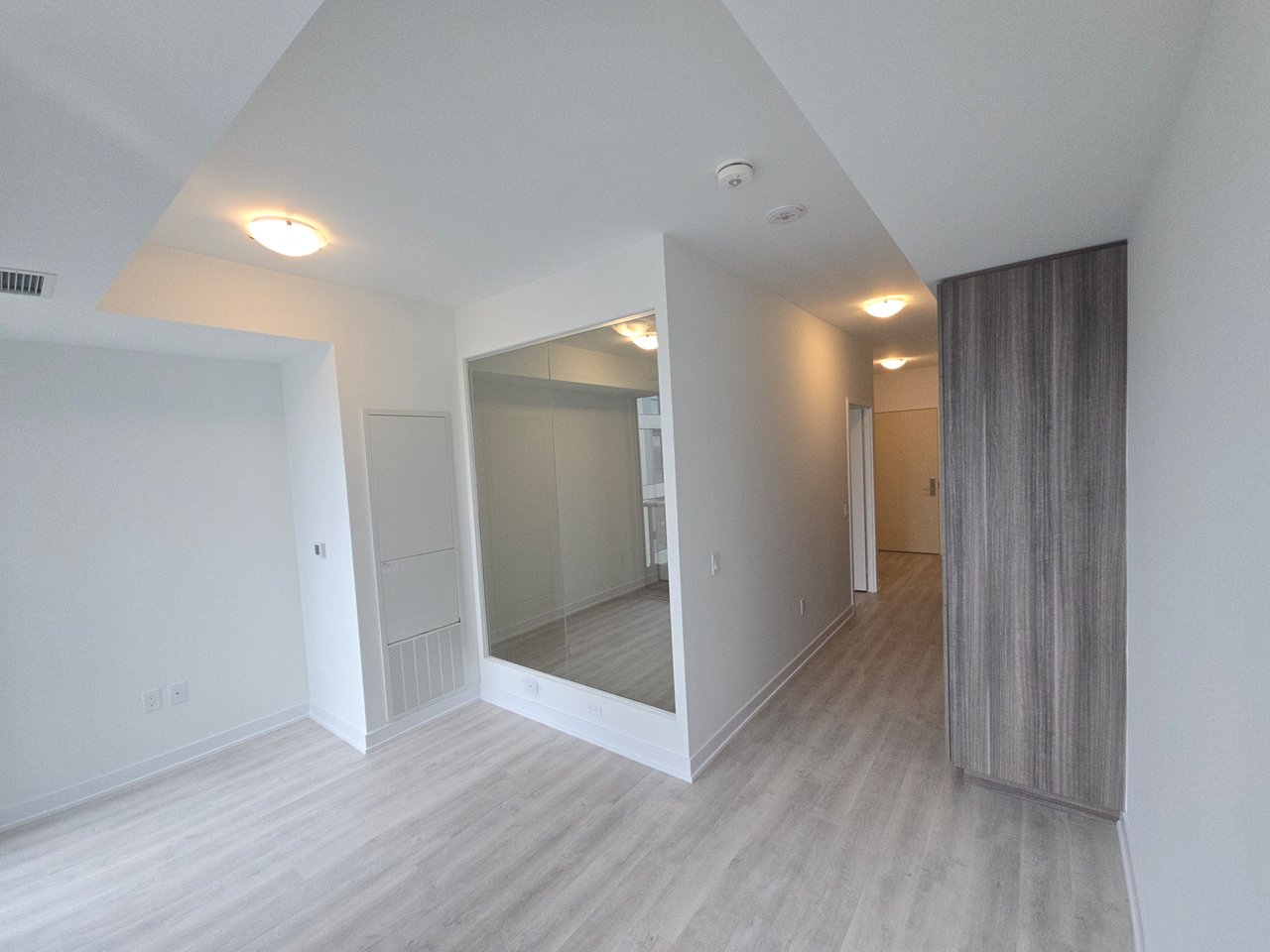 15 Richardson Street, Toronto C08 Unit: 711