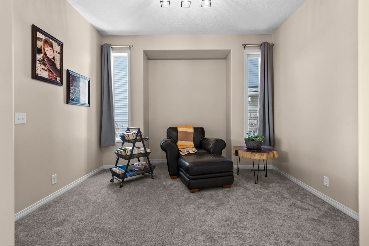 98 Tuscany Ravine Close NW