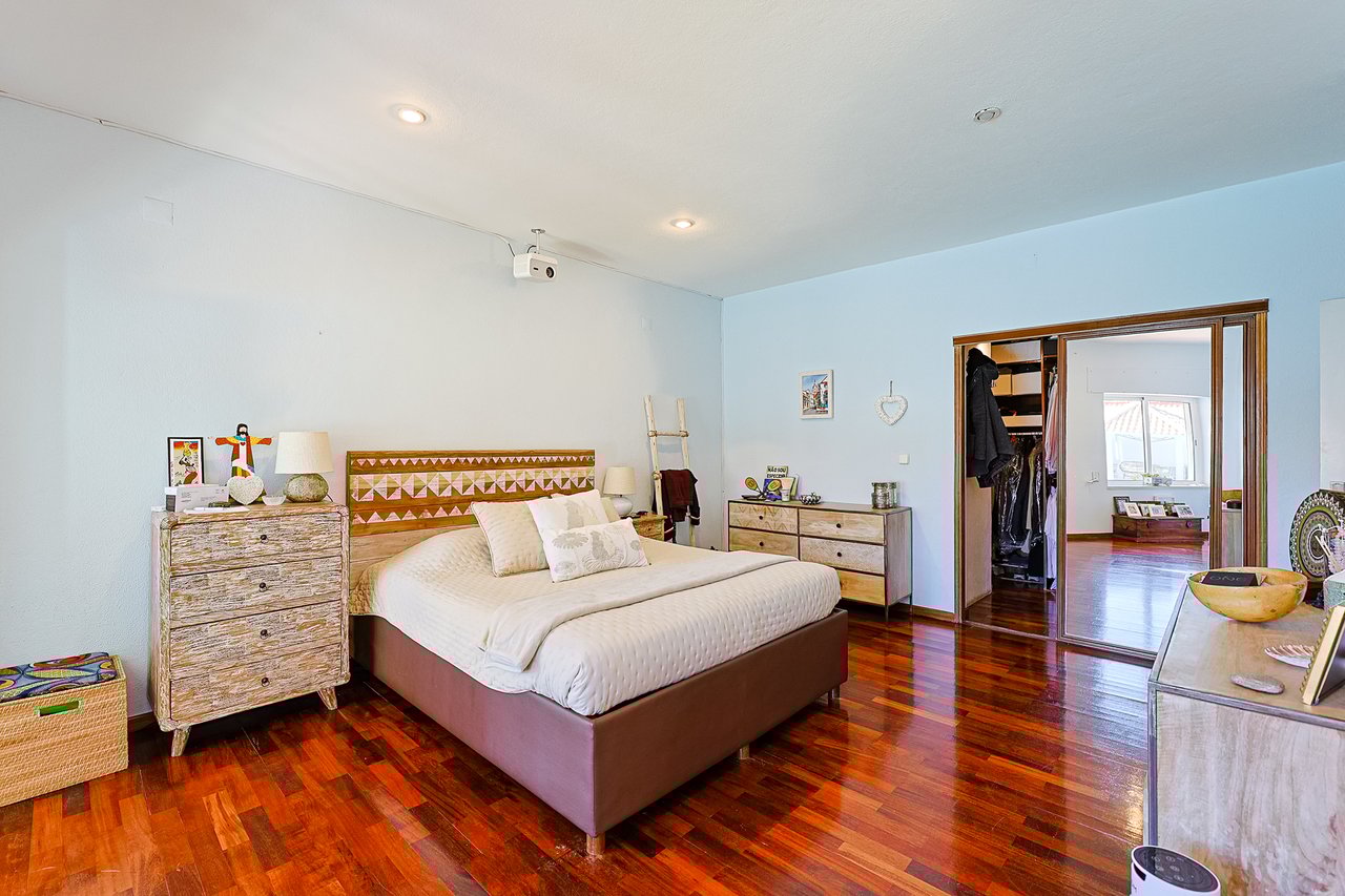 Exclusive 4,000 m² Estate in Azeitão with Tennis Court, Spa & Approved Development Project