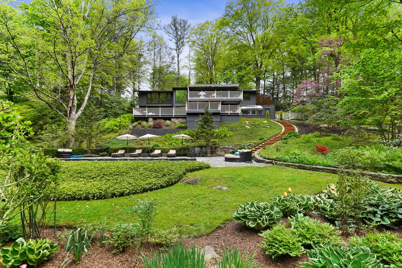 107 Middle Patent Road