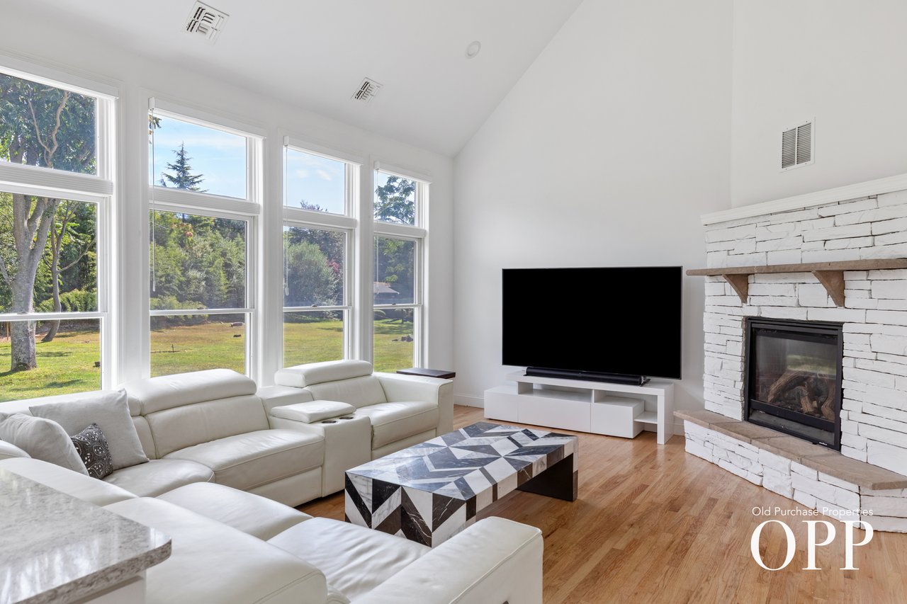 1.28 Acres of Updated Living in Brookhaven Hamlet