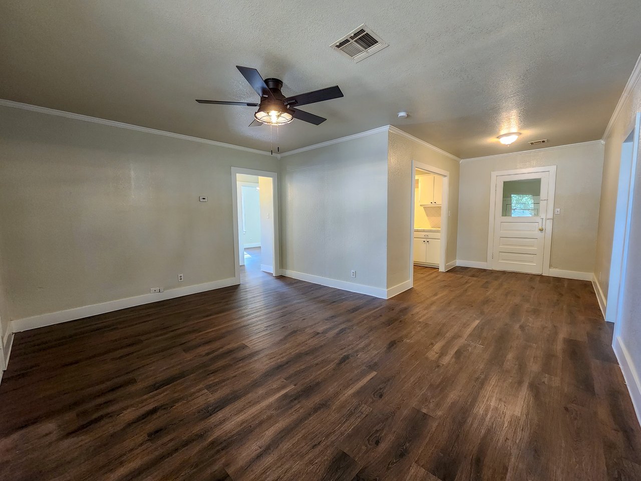 1002 Overland Ct