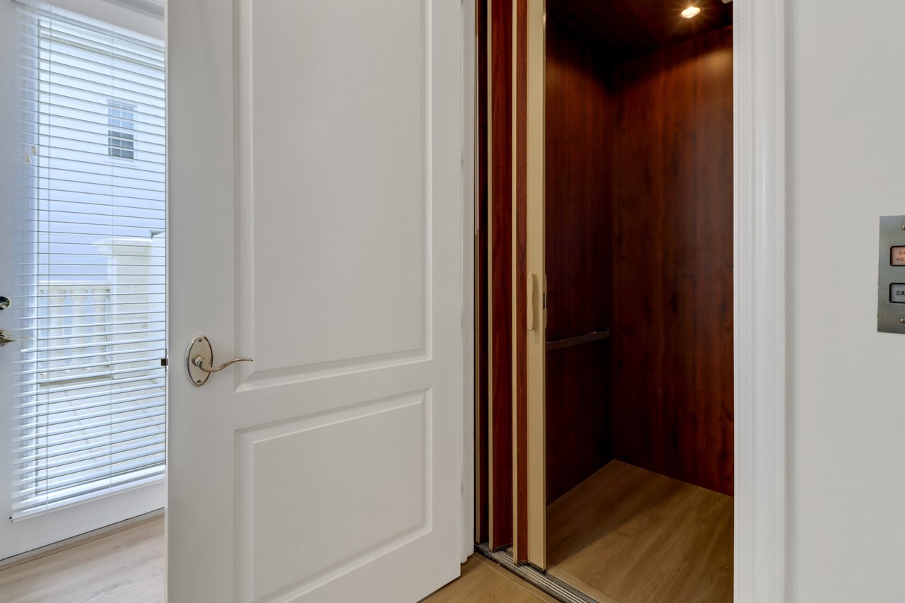 562 Avellino Isles CIR # 201