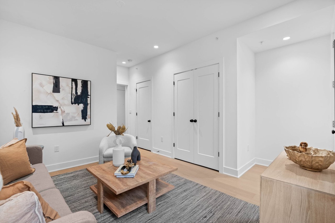 656 Fairmount Ave, Philadelphia, PA 19123