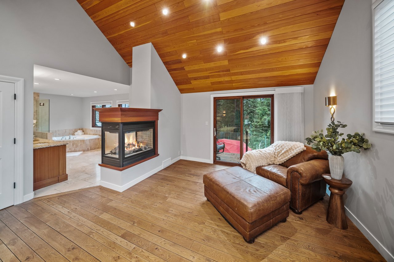 Private Mountain Retreat on Nearly Half an Acre