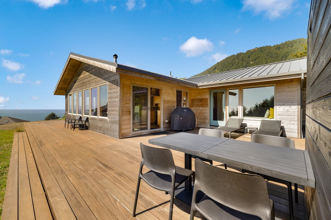 Sold modern ocean-view home at 8455 San Dune Rd above Neahkahnie Beach in Manzanita Oregon