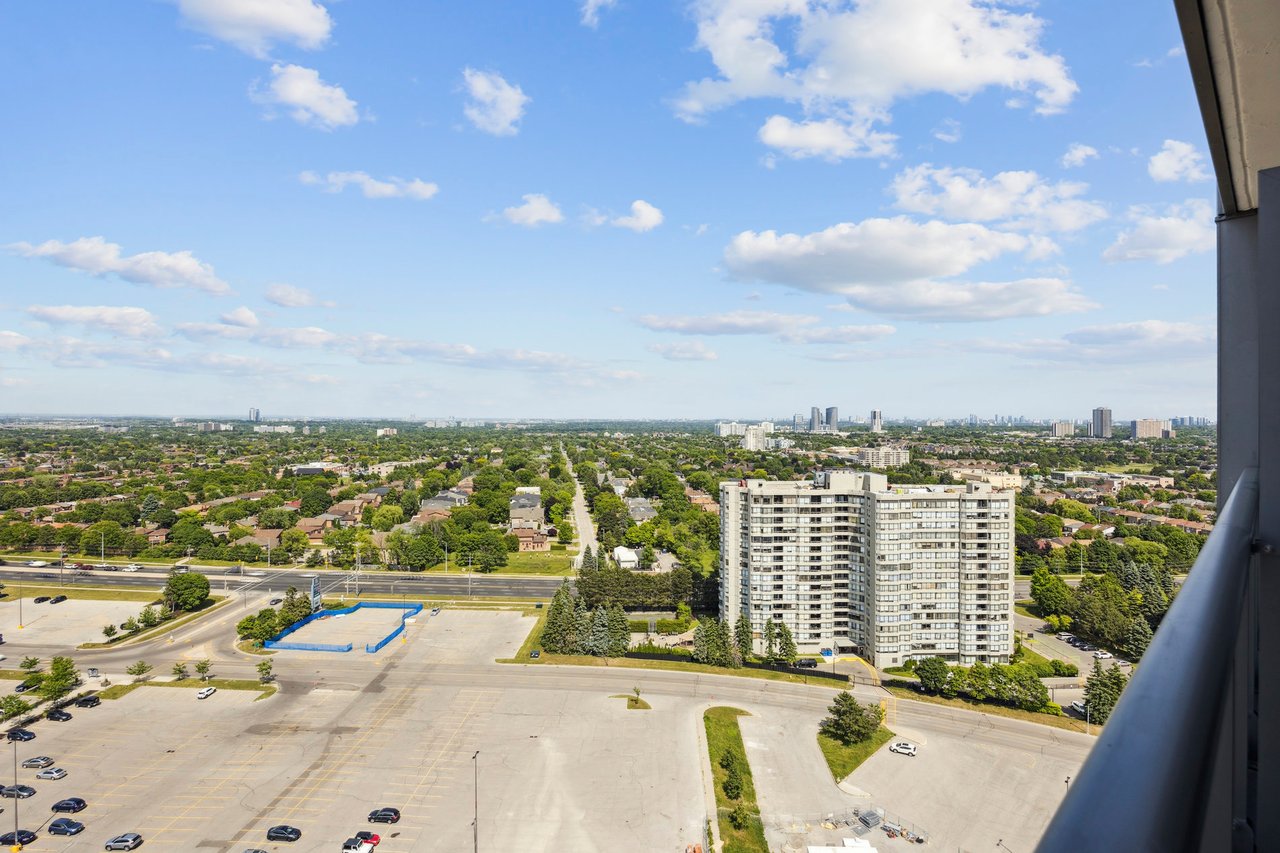 50 Upper Mall Way #2109