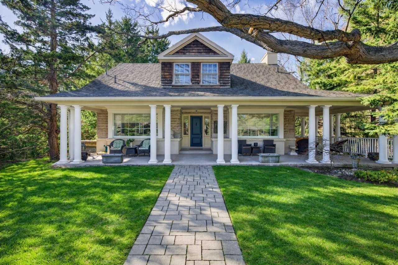  Aldershot Lakeside Elegance