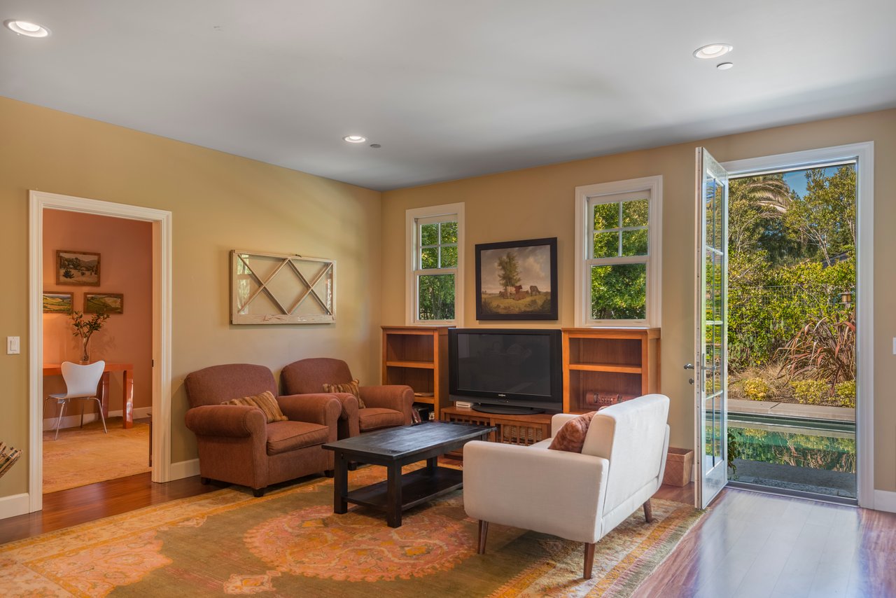 724 Charles Van Damme Way