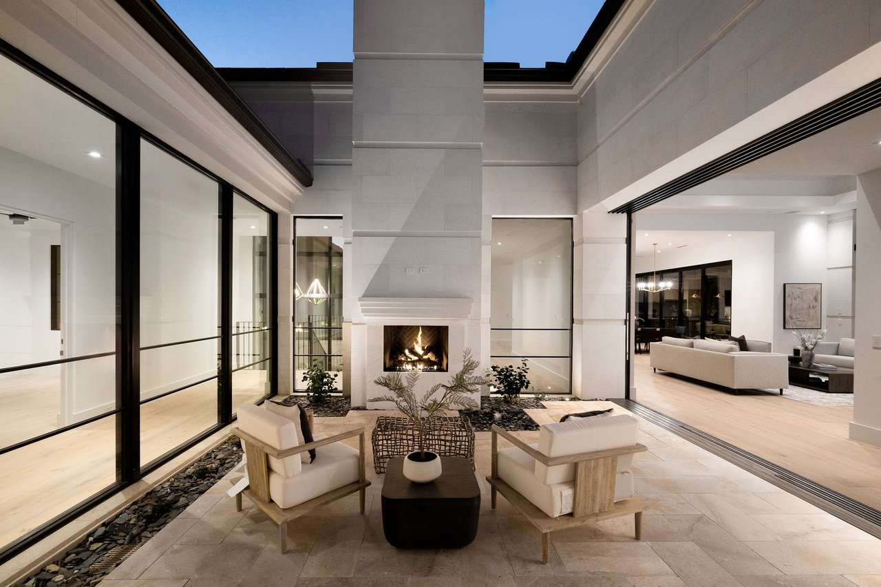 6512 E HUMMINGBIRD LN