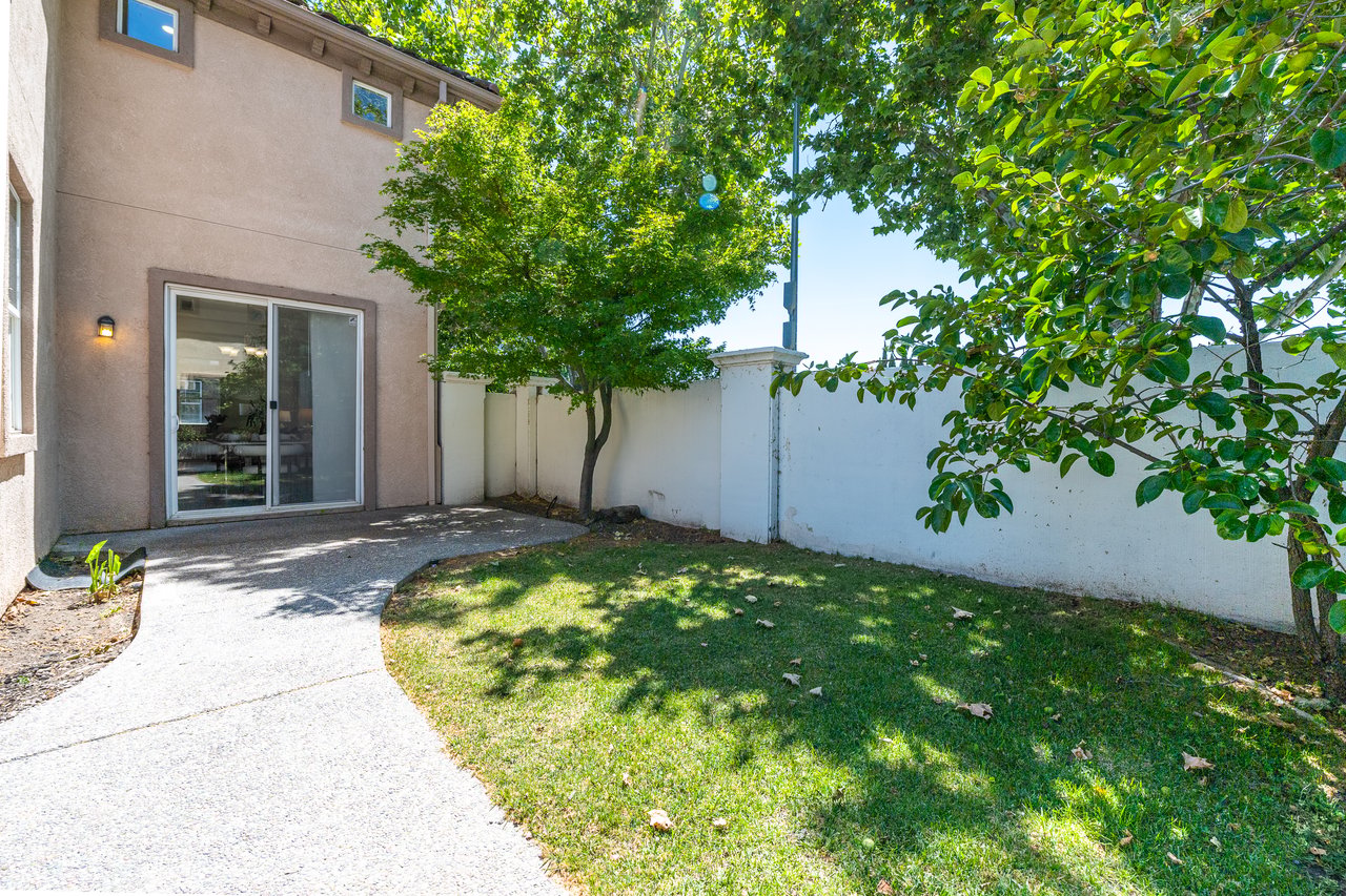 5947 Pala Mesa Dr