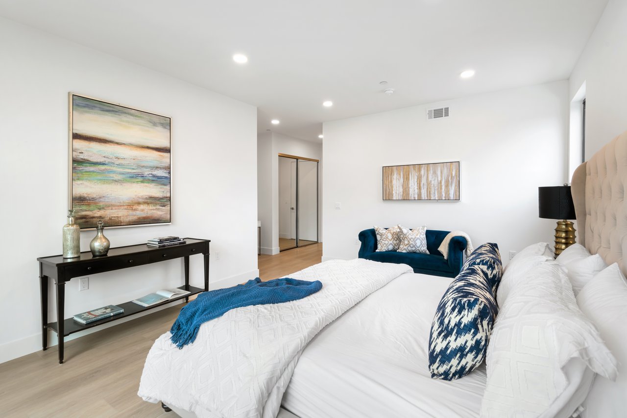 Aurelia Terrace, Regal Pl, 90068