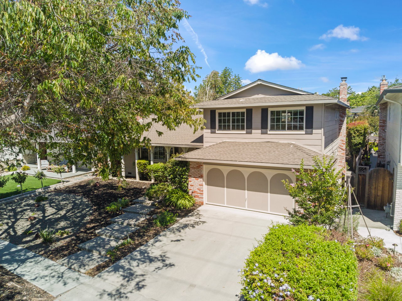 2390 Harris Ct.