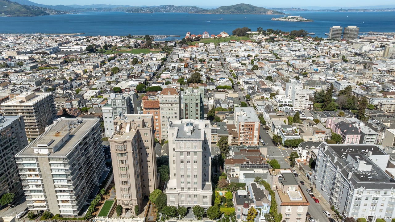 Magnificent Apartment at The Heights